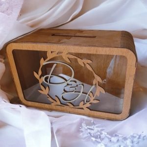 Дървена кутия за сватбени пликове